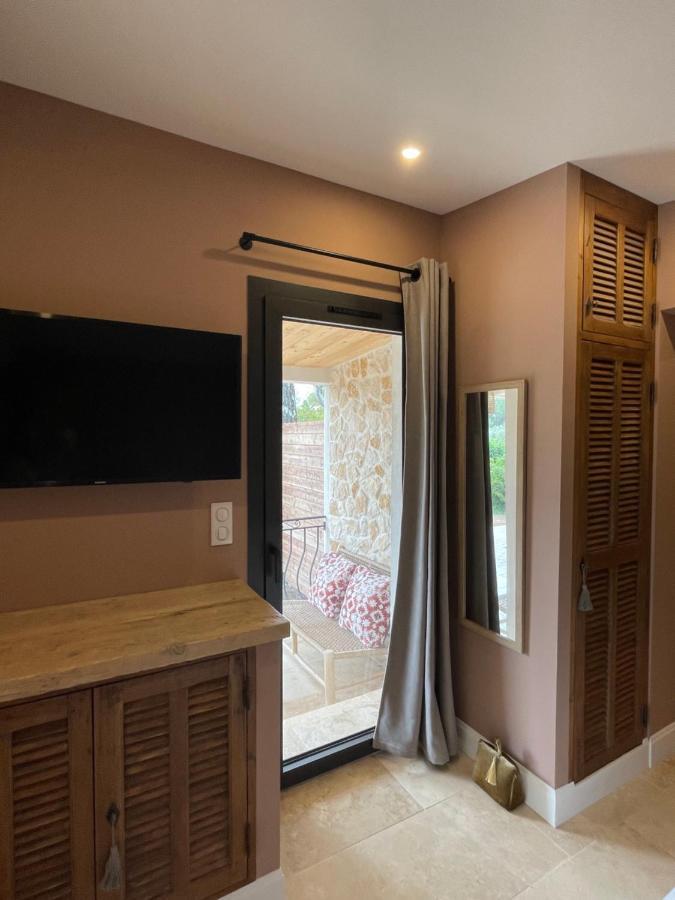 La Carpenee Apartment
